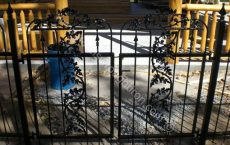 Wrought_Iron_Fence_126_jpg