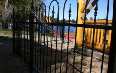 Wrought_Iron_Fence_127_jpg