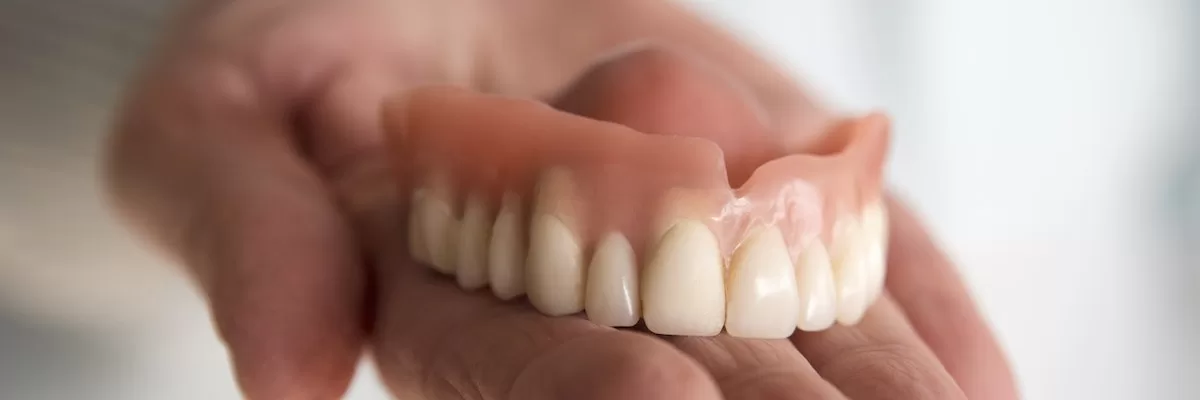 Dentures-616073057