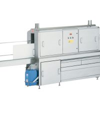 Zum Reinigen und Sterilisieren von unterschiedlichsten Messerhalter-Typen und Schneidplatten im Durchlaufverfahren | For cleaning and sterilizing of different knife holders types and cutting plates in a continuous operation